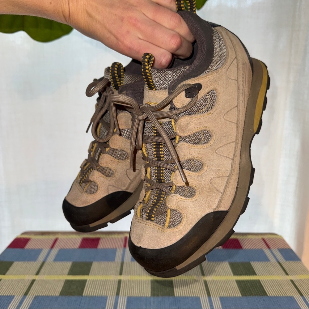 Vintage Salomon Tan Suede Hiking Shoes - Women’s 8.5